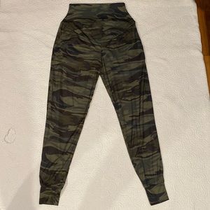 Maternity joggers